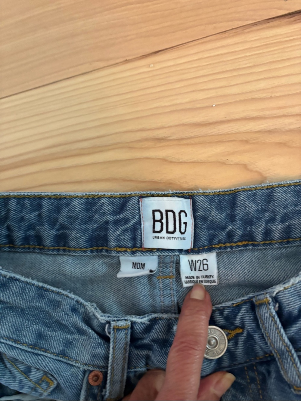 BDG Light Blue Straight-Leg Women’s Jeans - Picture 2 of 3